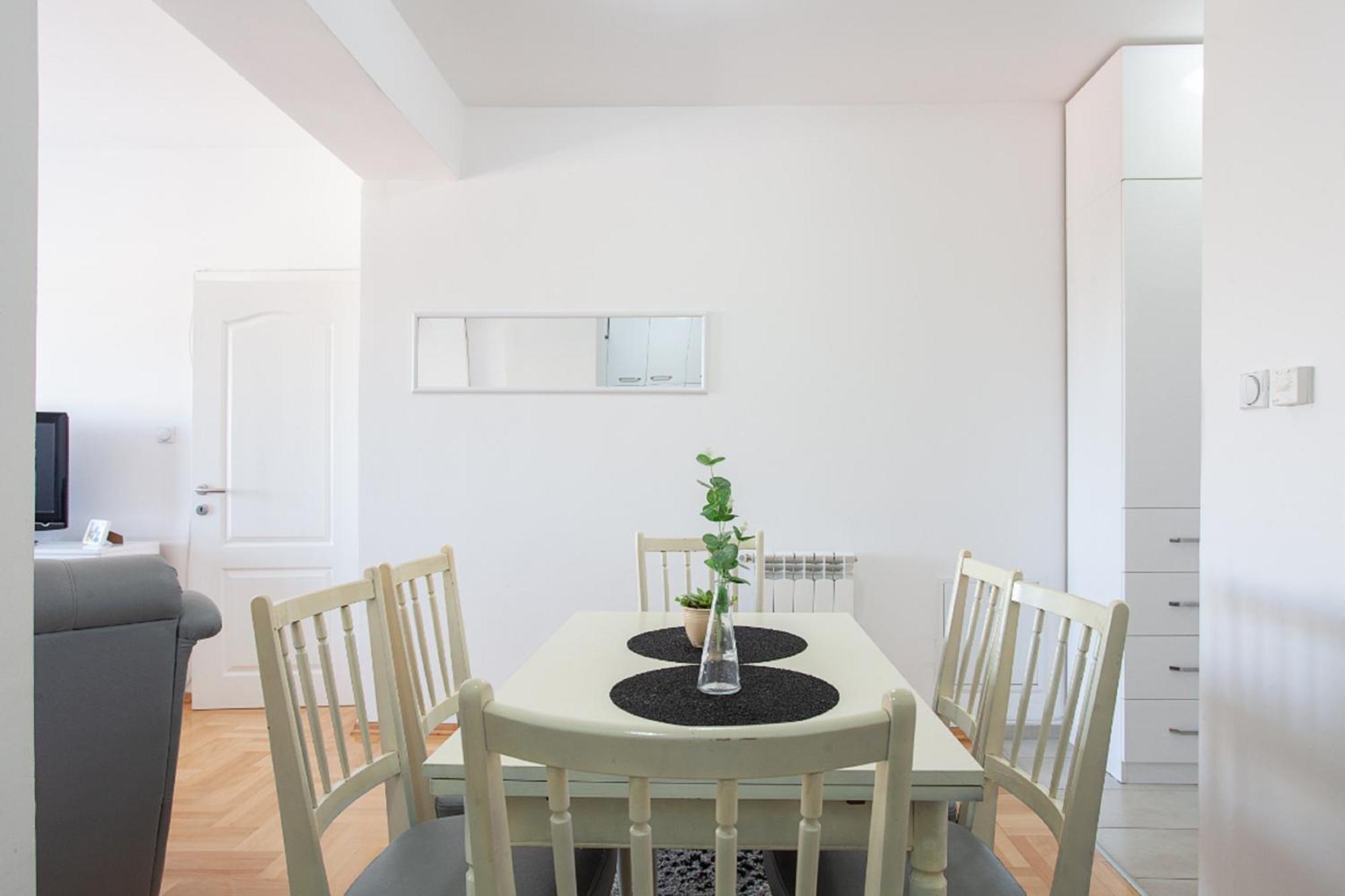 Urban Hostel & Apartments Скопие Екстериор снимка