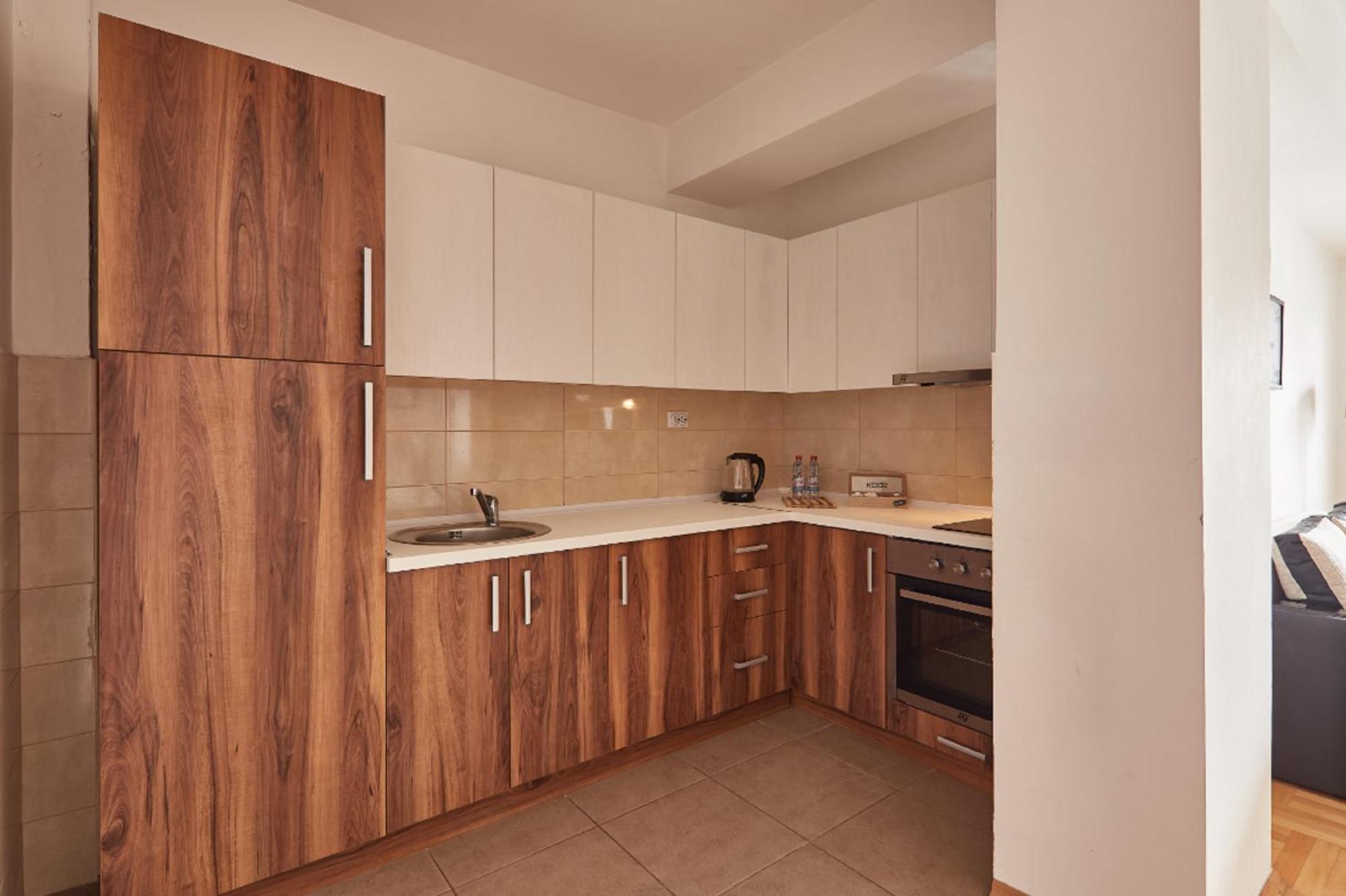 Urban Hostel & Apartments Скопие Екстериор снимка