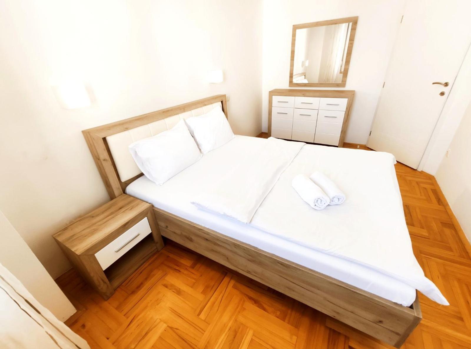 Urban Hostel & Apartments Скопие Стая снимка