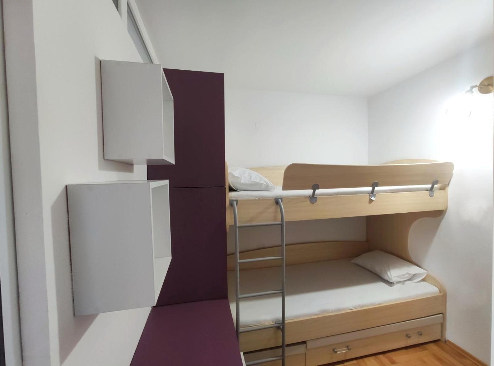 Urban Hostel & Apartments Скопие Стая снимка