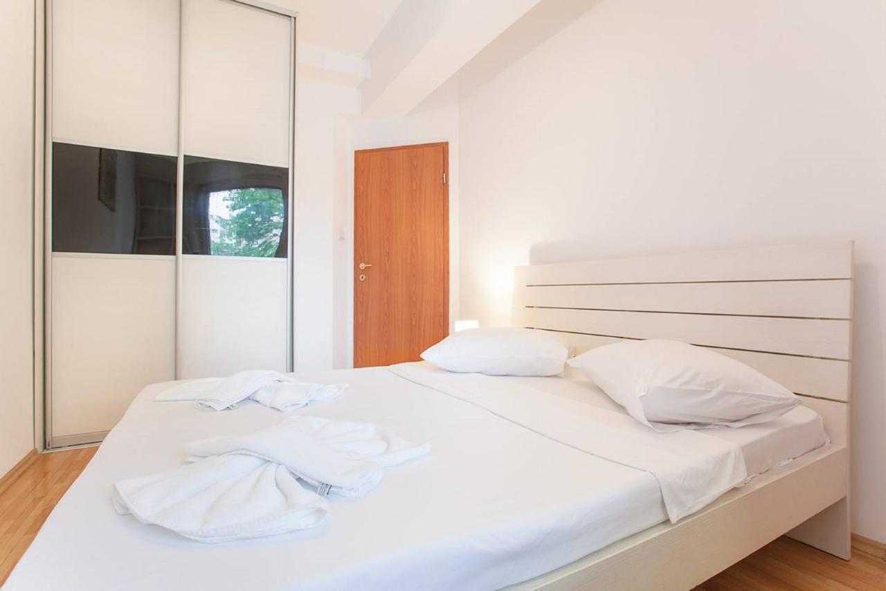 Urban Hostel & Apartments Скопие Екстериор снимка