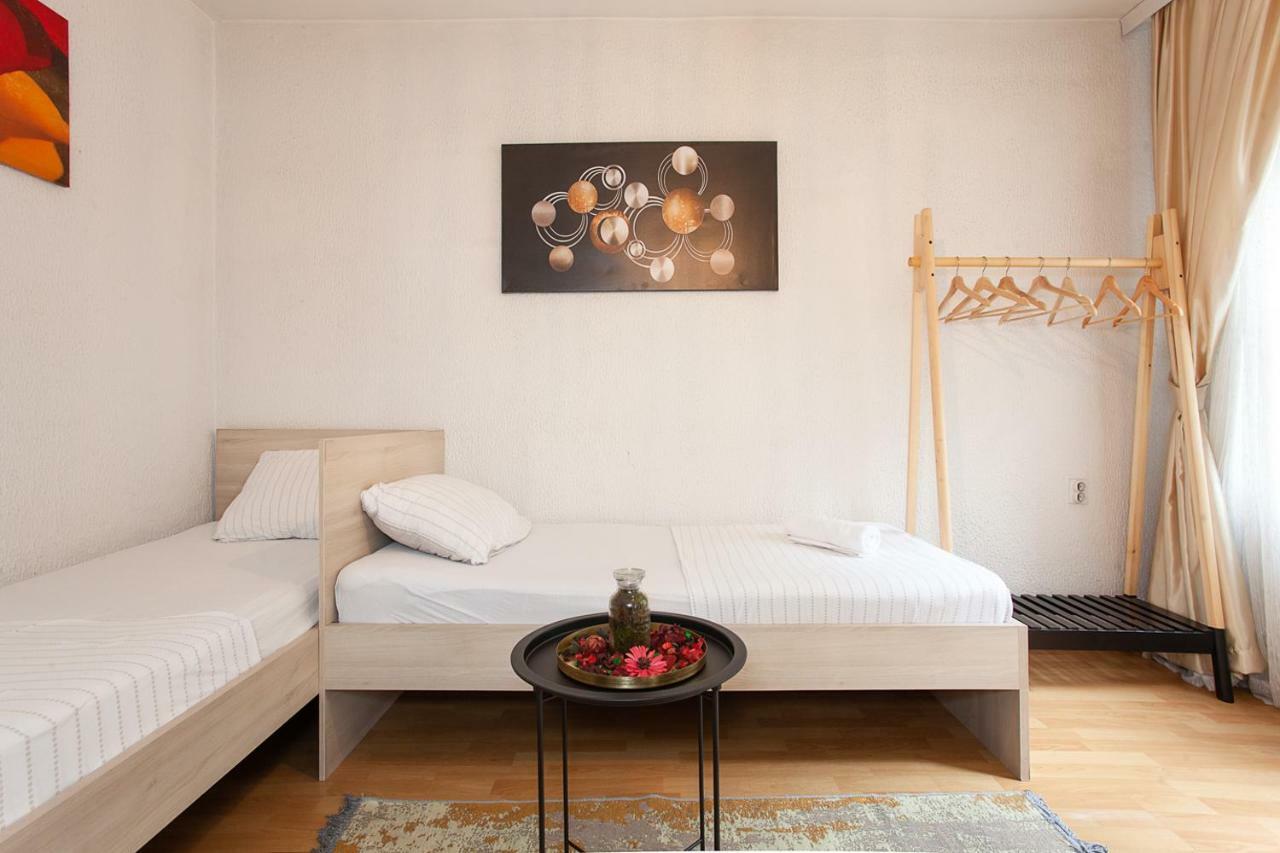 Urban Hostel & Apartments Скопие Екстериор снимка