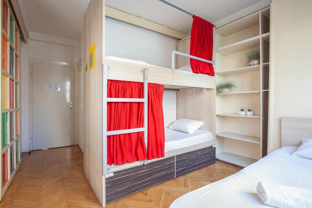 Urban Hostel & Apartments Скопие Екстериор снимка