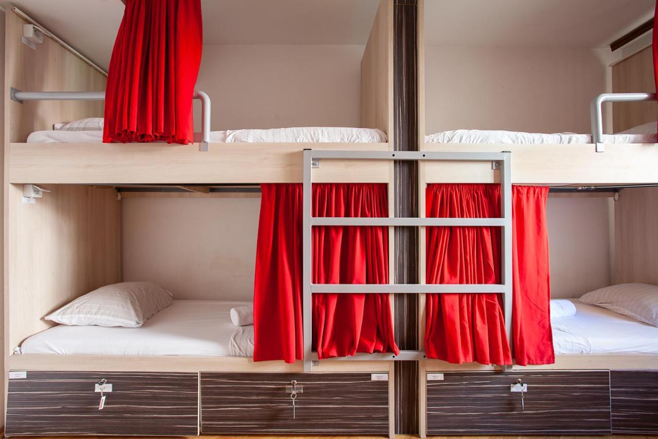 Urban Hostel & Apartments Скопие Екстериор снимка